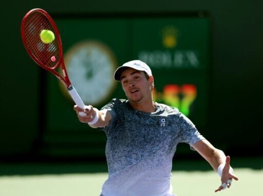 Alcaraz cruises into Indian Wells third round, Djokovic fights through
