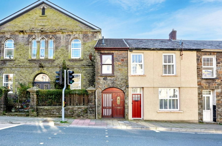 Narrow house that’s under 8-feet wide sold for just over $56,000