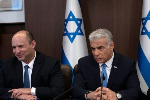 Two former Israel PMs unite to challenge Netanyahu in elections