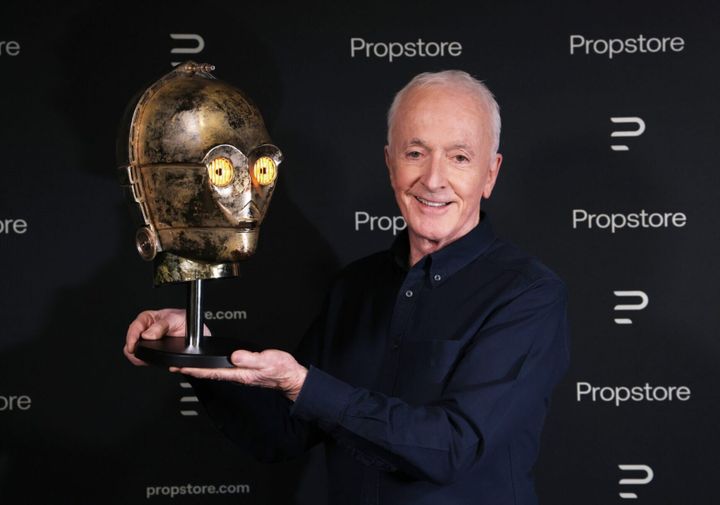 C-3PO’s head, and props from ‘Jaws’, ‘Gladiator’ and more up for auction