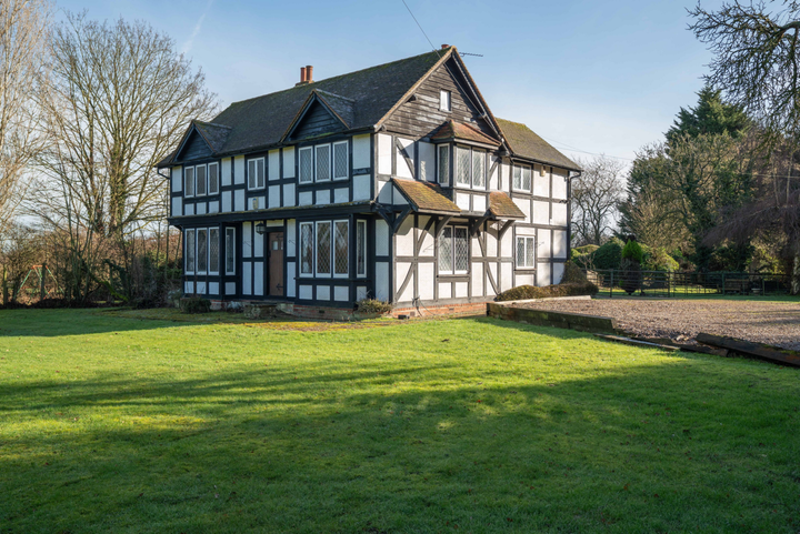 Former home of Pink Floyd guitarist David Gilmour on sale for $1.4 million