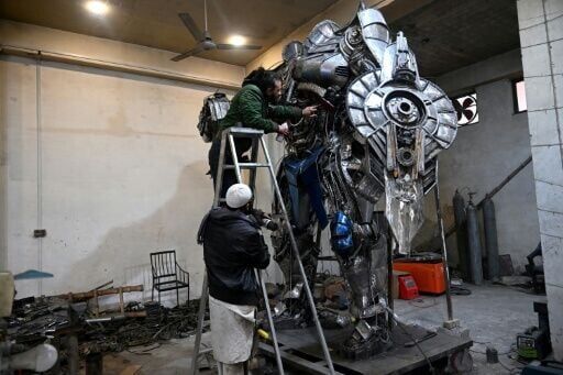 Pakistani sculptor turns scrap into colossal metal artworks