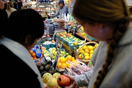 US economic growth sharply lower than estimated in fourth quarter