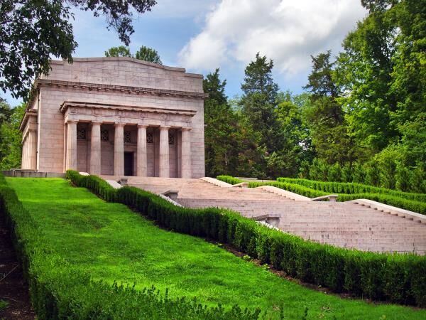 From Log Cabins to Legends: Celebrating Kentucky’s Giants for America 250 and Beyond