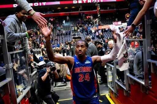 Pistons halt Lakers streak while Spurs, Thunder win