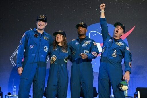 Artemis crew urges unity on 'lifeboat' Earth