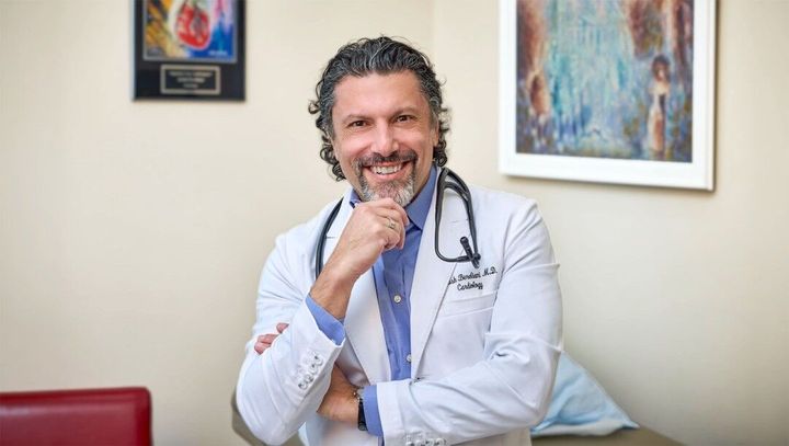 Heart Attack Signs in Women Are Often Missed. A Cardiologist Explains Why