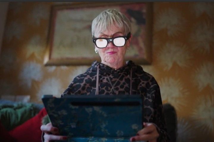 New AI glasses can help dementia patients live more independently