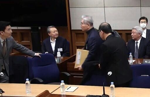 Ex-South Korea leader apologises for martial law crisis