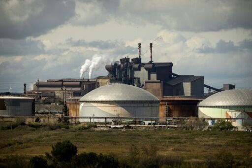 France unveils plan to ditch all fossil fuels by 2050