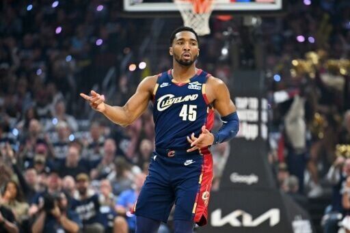 Timberwolves battle back to stun Nuggets in NBA playoffs