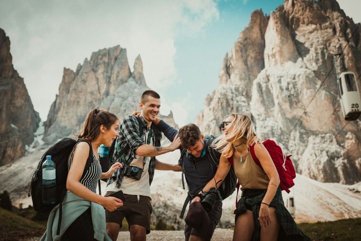 Americans miss their besties more during summer