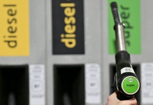 Oil surges, stocks retreat on fears of prolonged Iran war