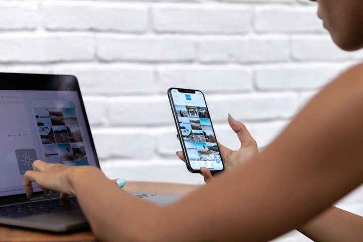 Research suggests influencers tempt young people to drink