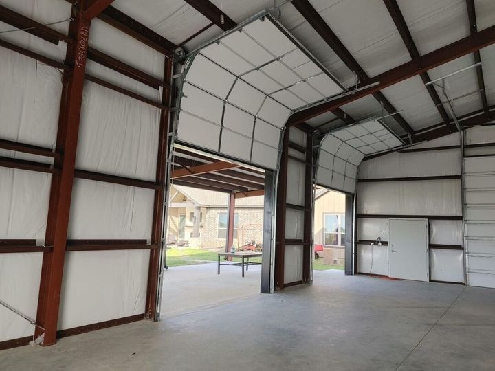 Honest Overhead Door, LLC Provides Reliable Residential and Commercial Garage Door Services in New Caney, Texas