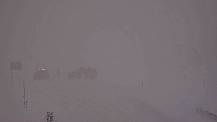 'Stay off the roads': Winter weather closes Interstate 15, other highways north of Helena