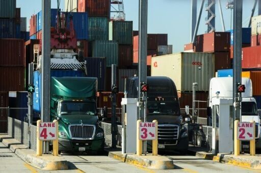 US trade deficit in goods widens to new record in 2025