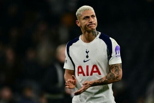 Spurs search for salvation, Arsenal ready for title charge