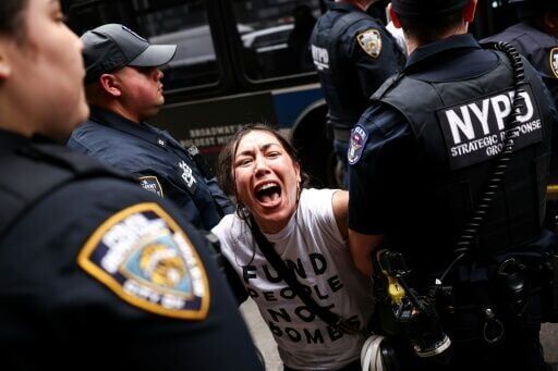 Around 100 pro-Palestinian protesters detained at NY demo