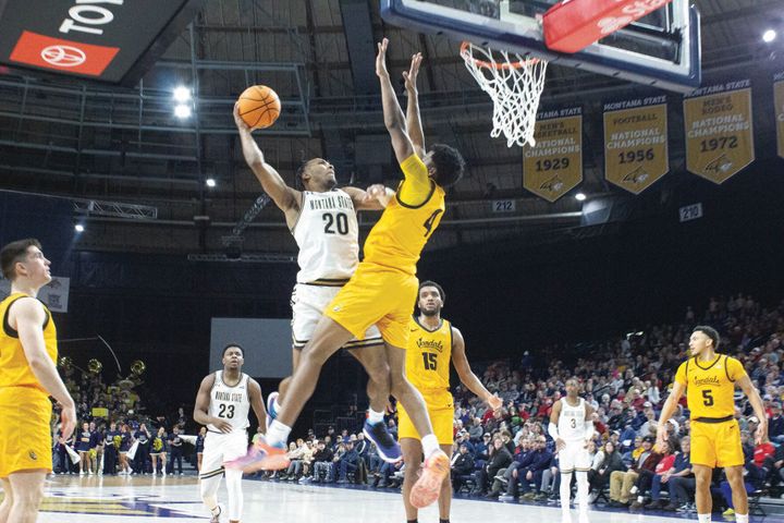Men’s basketball looks past recent poor performance