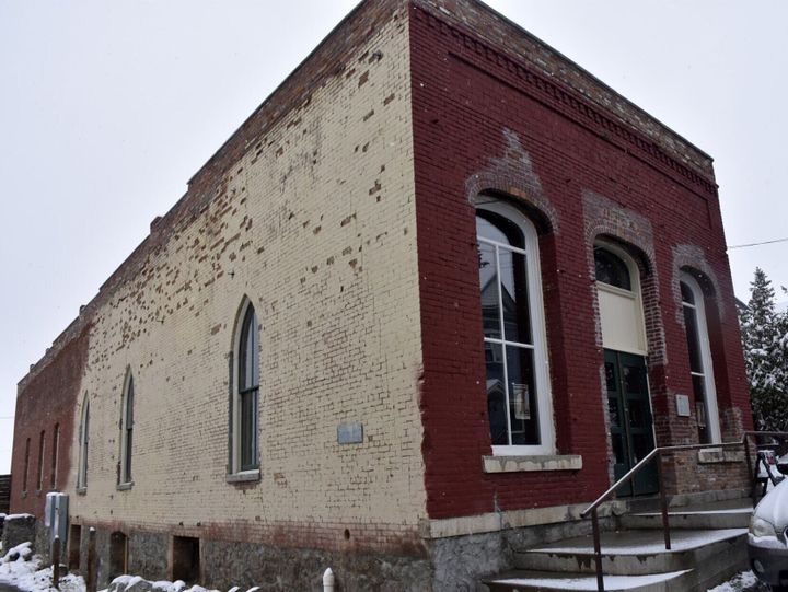Walkerville Grocery: From boarded up to bound for bagging