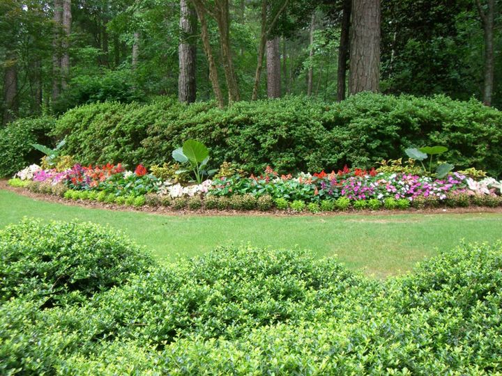 White Oak Landscape Introduces Seasonal Color Change Program for Comprehensive Home Landscaping Services
