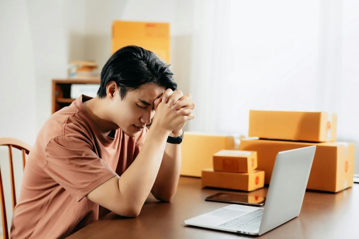 Survey finds entrepreneurs juggling 5 jobs to keep things running