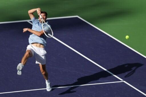 Alcaraz unbeaten run ends in Indian Wells semi-final loss to Medvedev