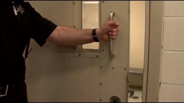 Two women get prison for stealing $71,300 from bank accounts across state