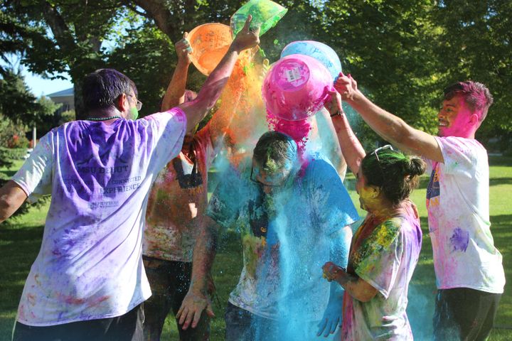 Indian Student Association hosts Holī festival