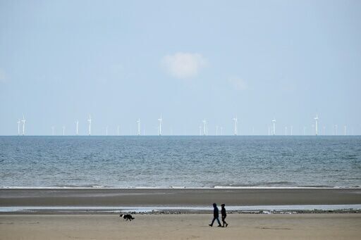 UK tackles electricity price link to world gas amid Mideast war