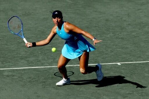 Defending champ Pegula wins WTA Charleston opener