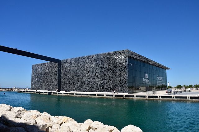 Le musée Mucem près du port de Marseille