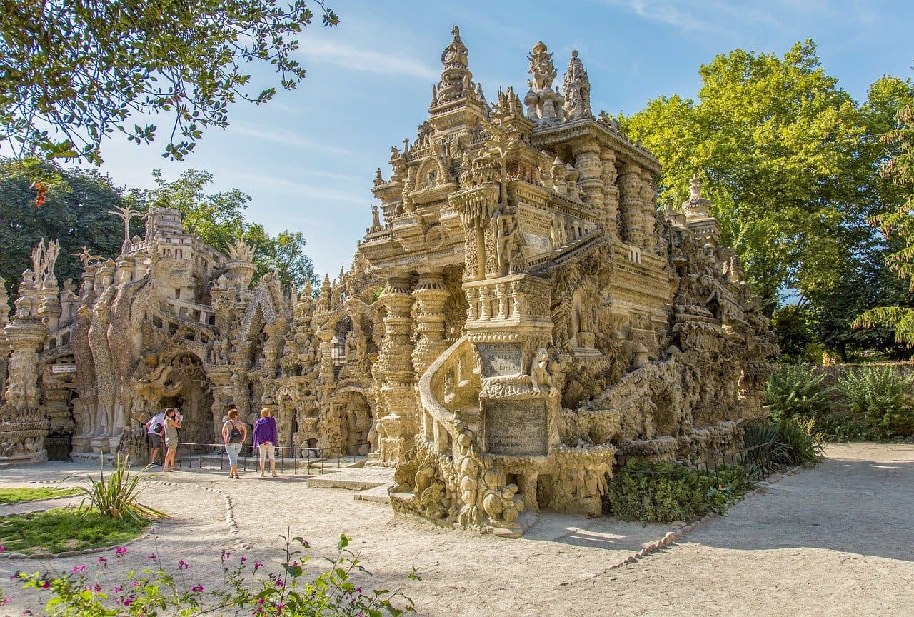 Le Palais idéal du facteur Cheval est l'un des monuments les plus incroyables en France