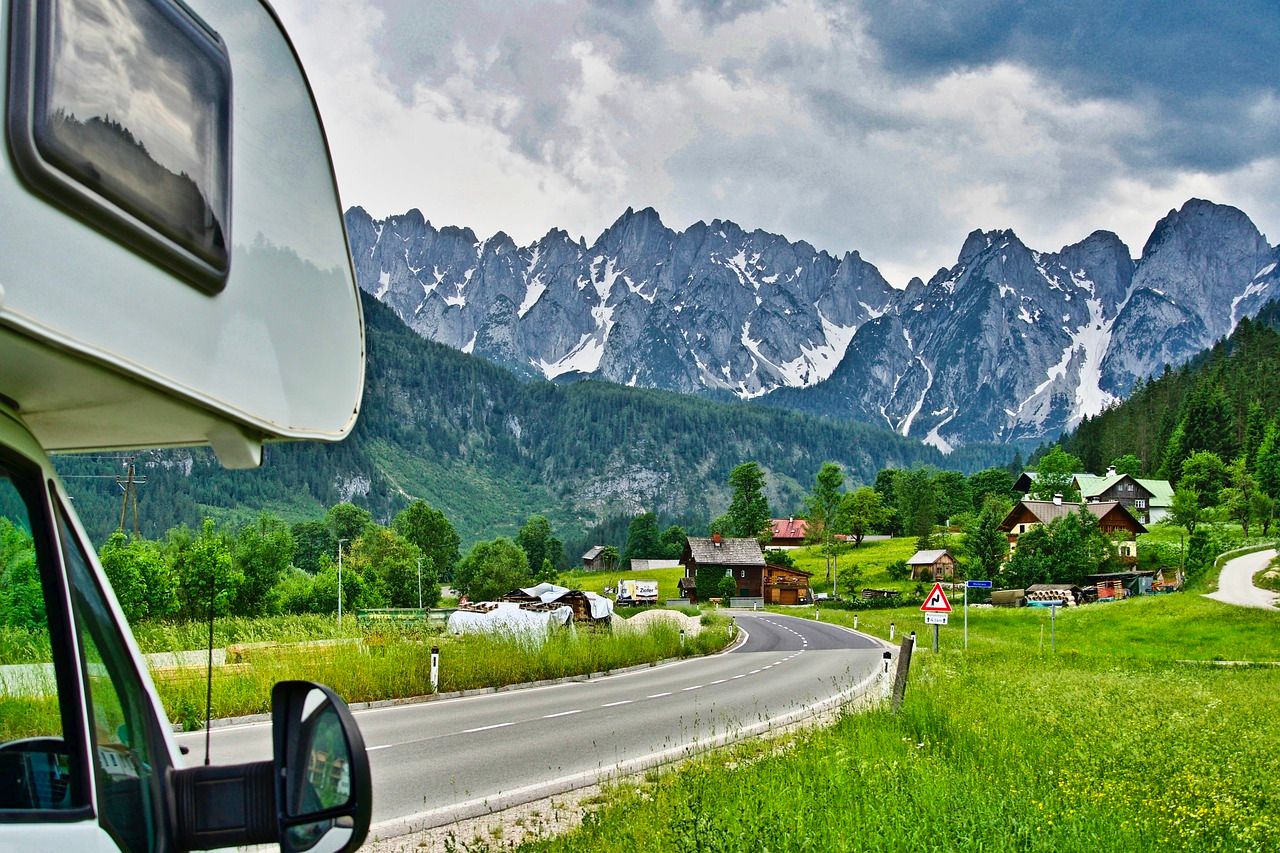 Van, fourgon ou camping-car : quelles sont leurs caractéristiques ? Comment faire le bon choix ?