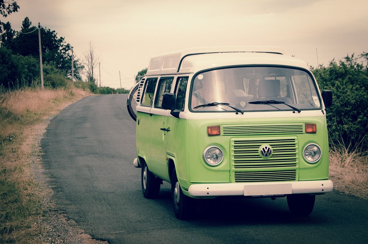 Partez à la découverte de la Bretagne ou du Pays basque et laissez-vous bercer par la vanlife