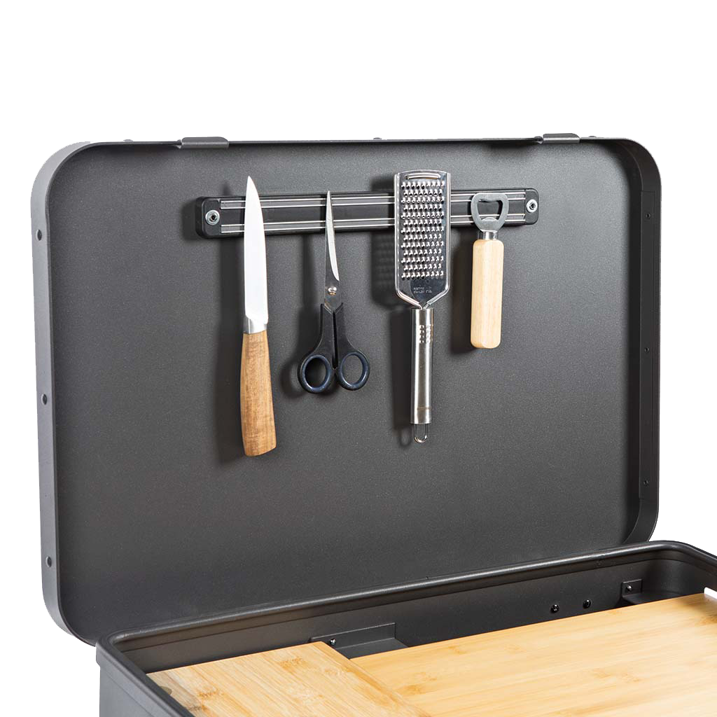 Layzee campingkeuken - Handige magneetstrip