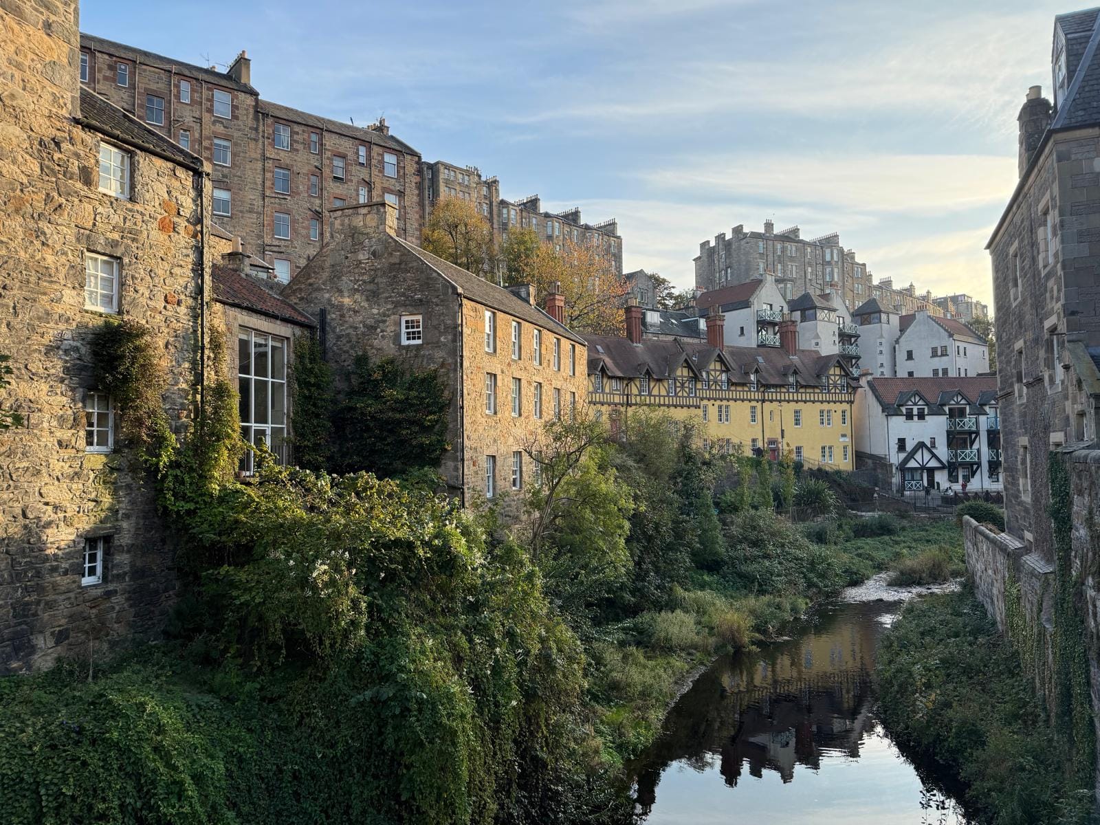 The houses of Dean Village. The river passes through between the houses.