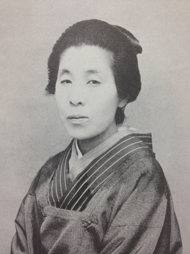 Painting by Uemura Shōen of an elegant Japanese woman in kimono, in the bijin-ga style