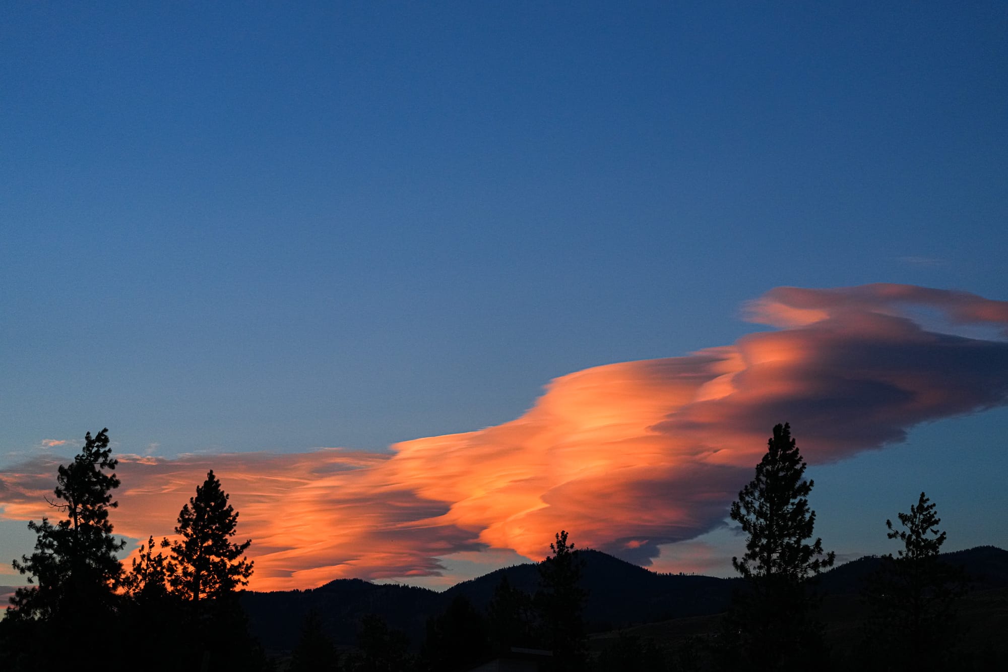 lenticular cloud