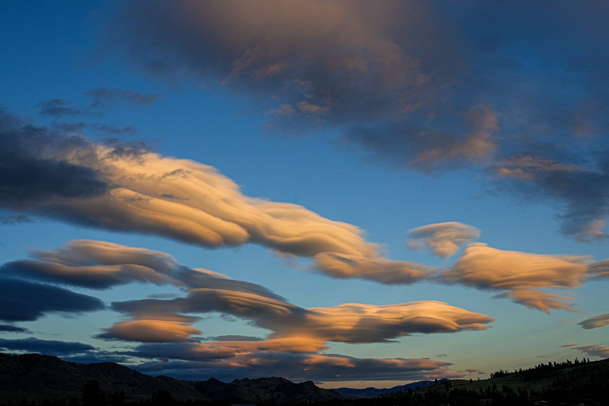 lenticular clouds