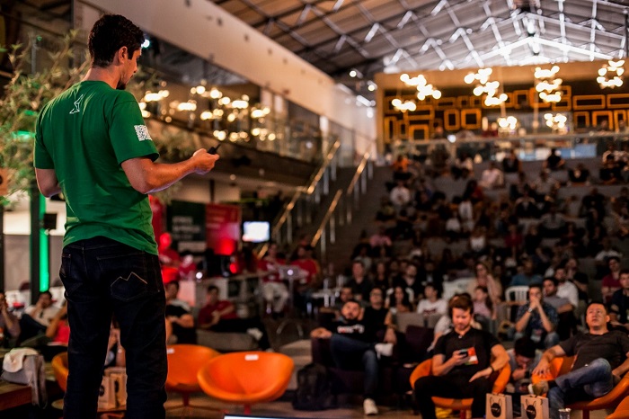 Especialista dá dicas de como ser um vendedor 2.0 e se preparar para mudanças no mercado comercial