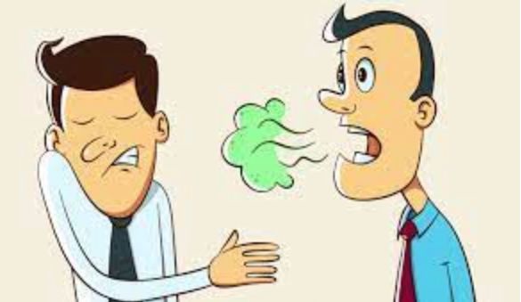 Como alertar o seu amigo sobre o mau hálito?