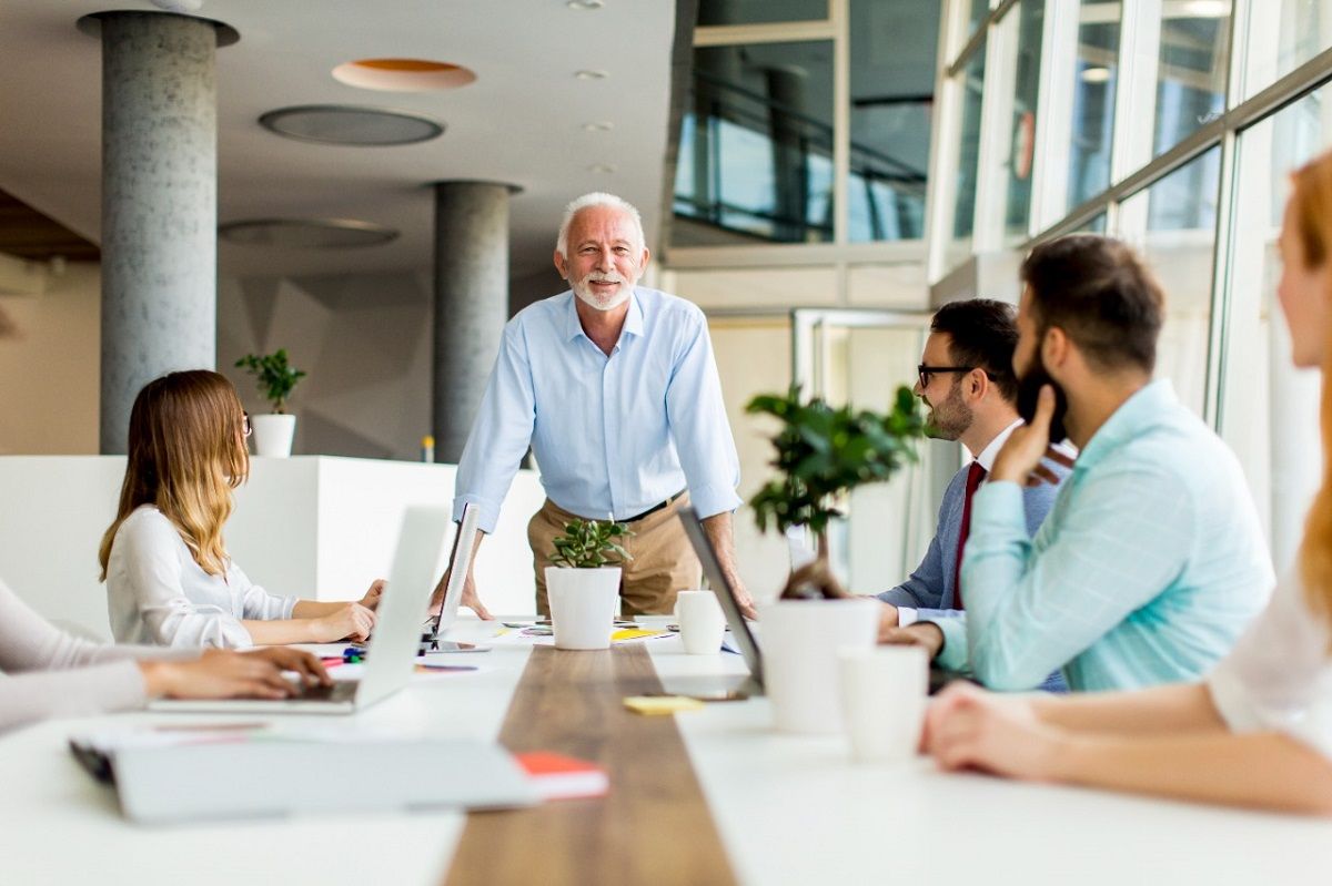 Empresas apostam cada vez mais na mistura de gerações nos ambientes de trabalho