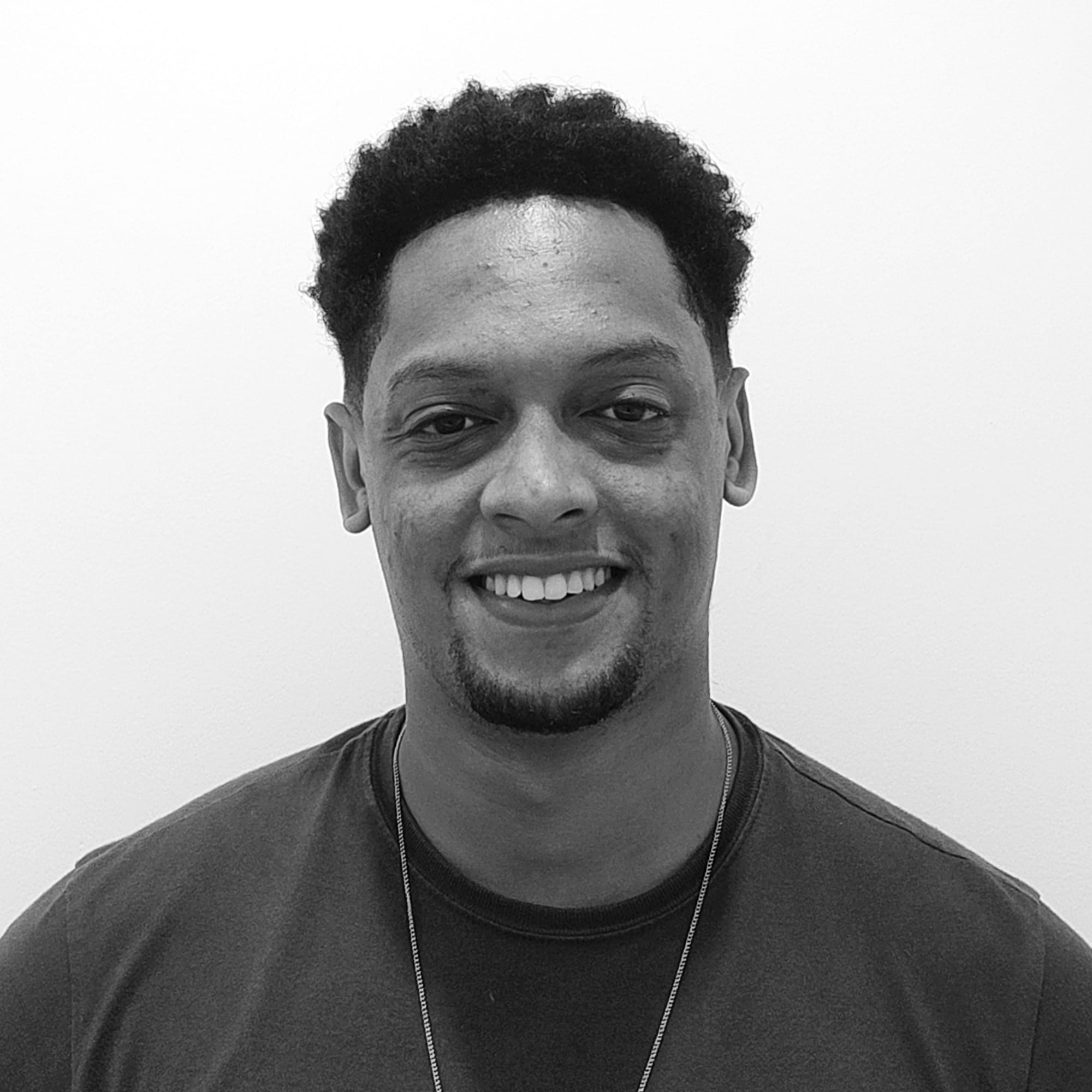 Revolucionando a Mídia Exterior (OOH) com IoT e Edge Computing