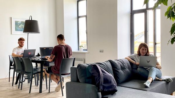 Coliving: ¿Qué es y cuáles son sus ventajas como propietario?