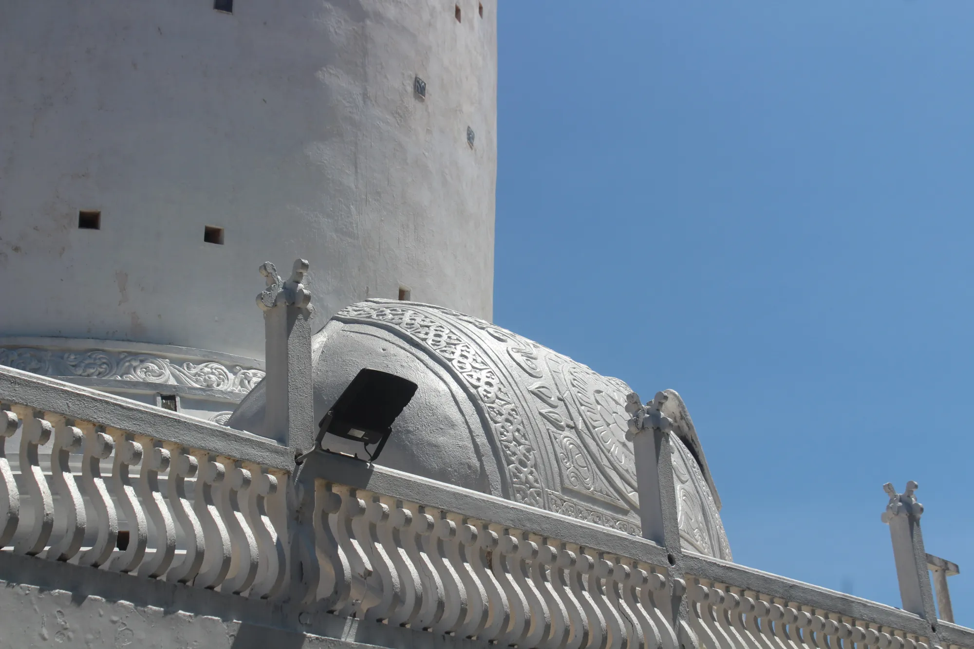 Symbolic engravings at the base of the Ambuluwawa tower.