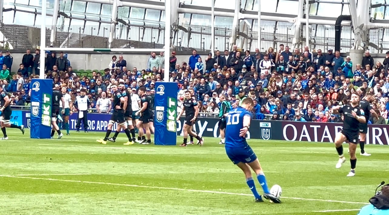 Leinster defeats Glasgow at the Aviva to advance to the URC Rugby Finals