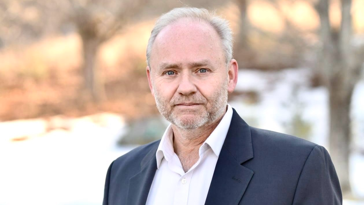 Lewisboro Supervisor Thumbs Nose at Town Board
