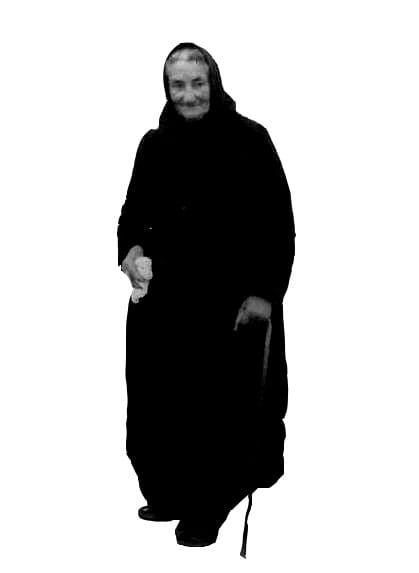 Logo ali, ao virar da esquina